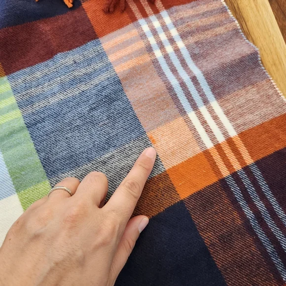 Cashmere Scarf Plaid Soft Made in Scotland Unisex - Picture 6 of 8